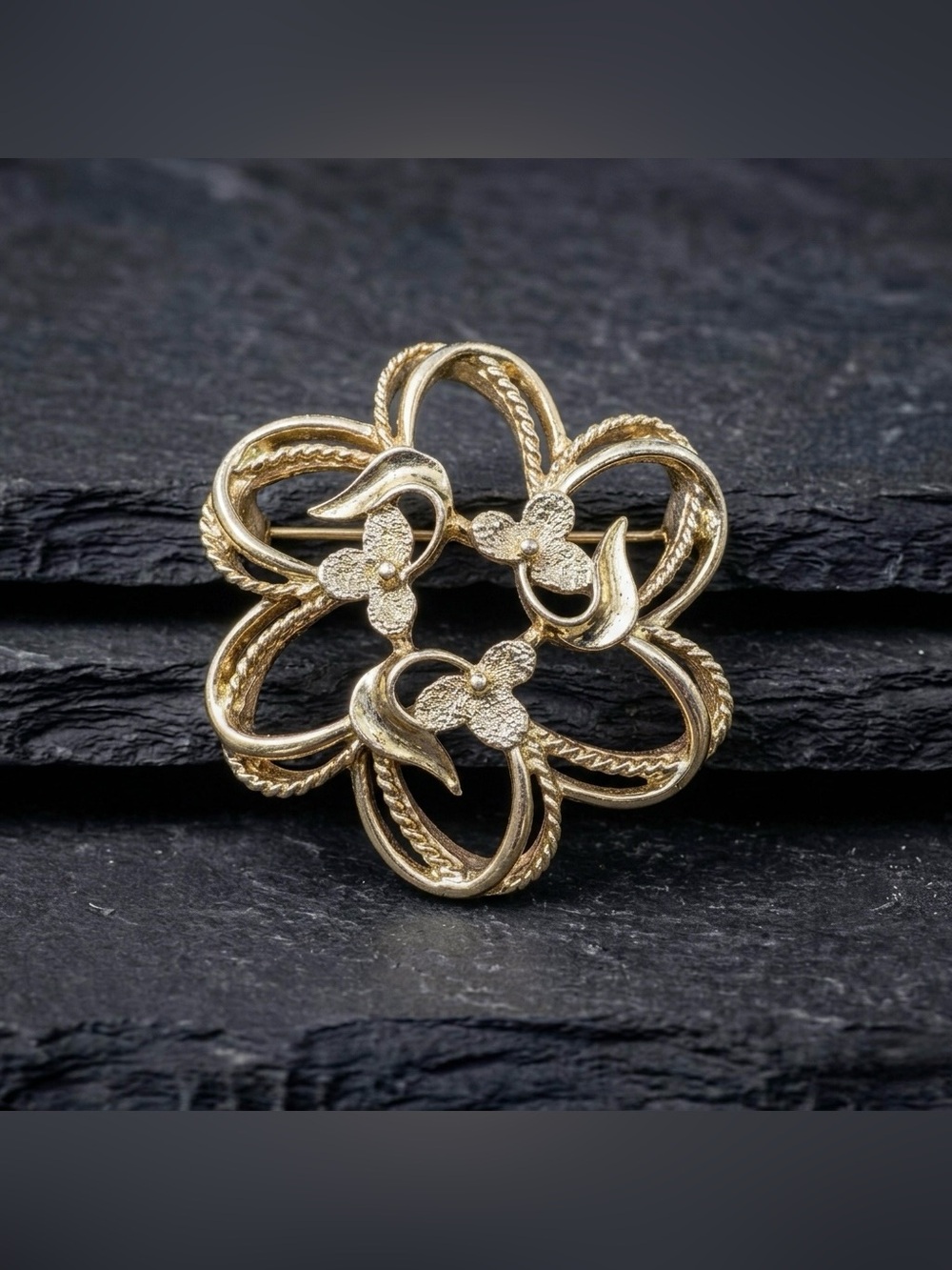Vintage 70s Sarah Coventry Fleurette Openwork Textured Filigree Flower Brooch